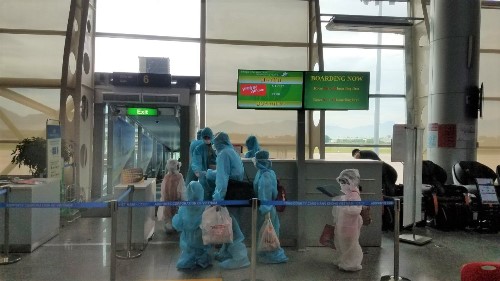 Hơn 800 hành khách được Vietjet đưa từ ''tâm dịch'' Đà Nẵng về nhà trong 2 ngày